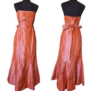 LAUNDRY BY SHELLI SEGAL Strapless Mermaid Dress.‎